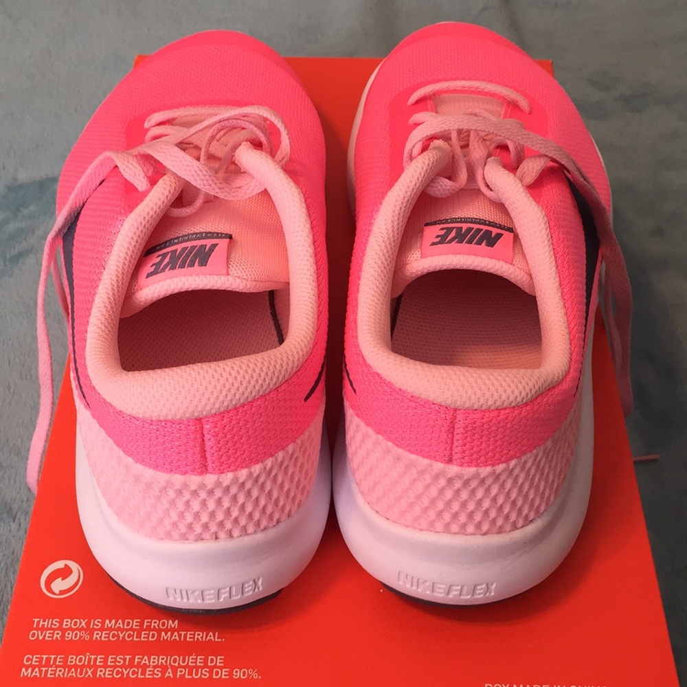 Nike Running Shoes - Picture 7 of 8